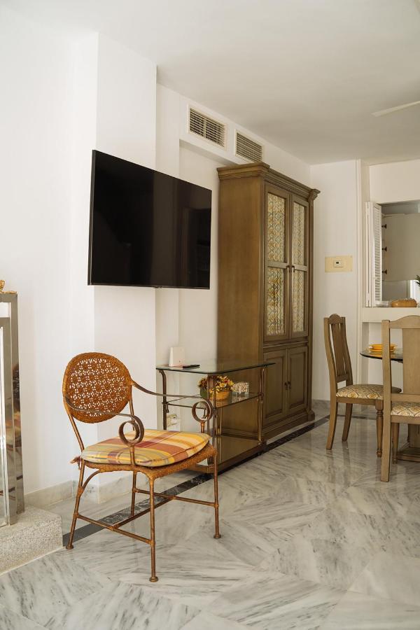 Apartamento Komodo House - Bright Beachfront Duplex With Parking, Pool & Gym *