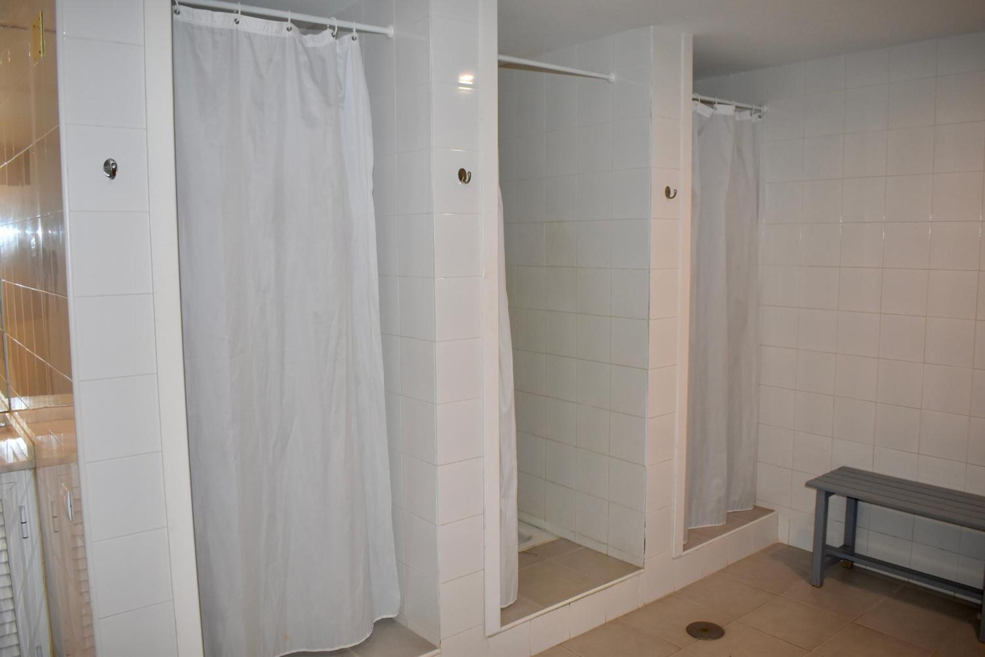 Komodo House - Bright Beachfront Duplex With Parking, Pool & Gym Marbella