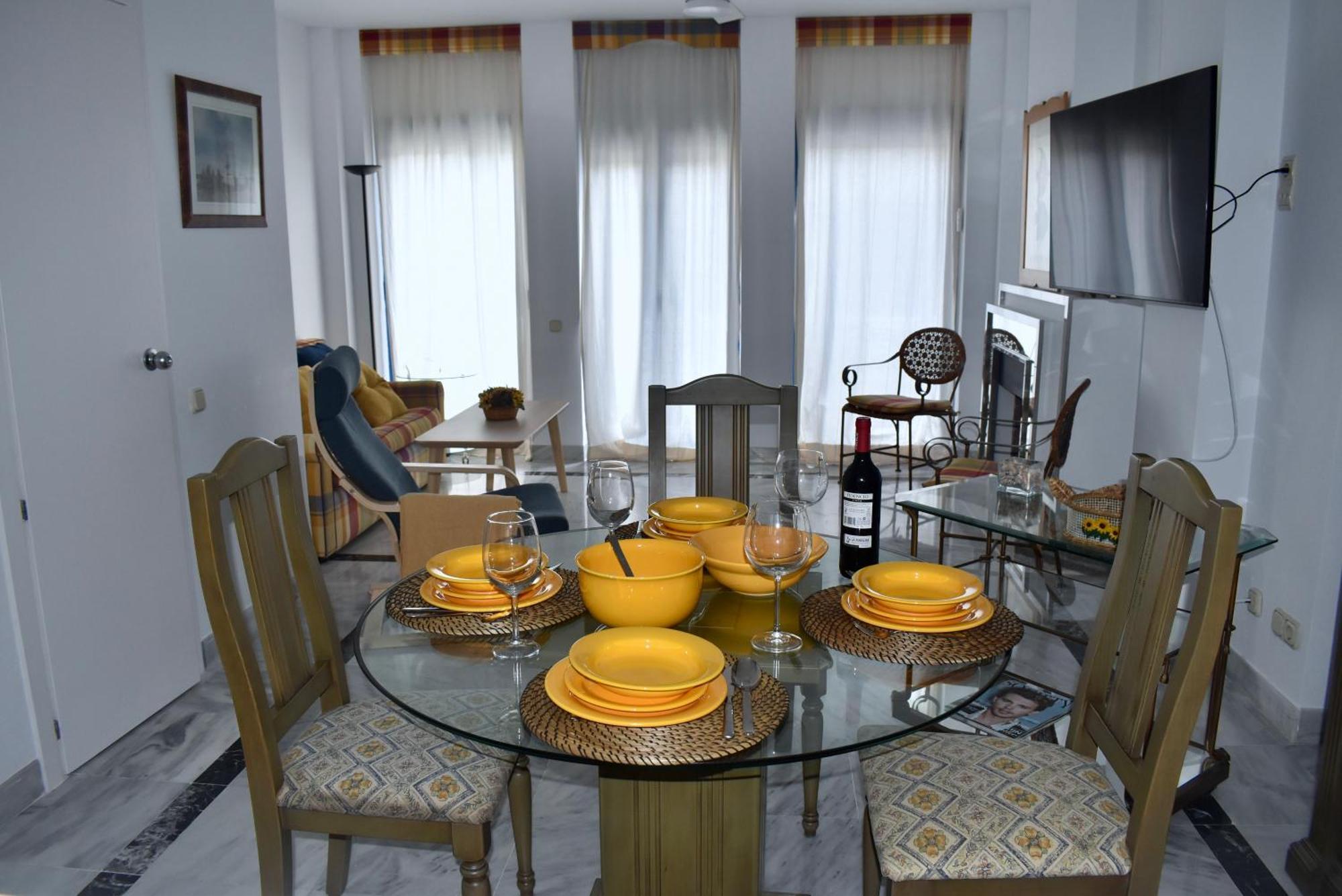 Komodo House - Bright Beachfront Duplex With Parking, Pool & Gym Apartamento